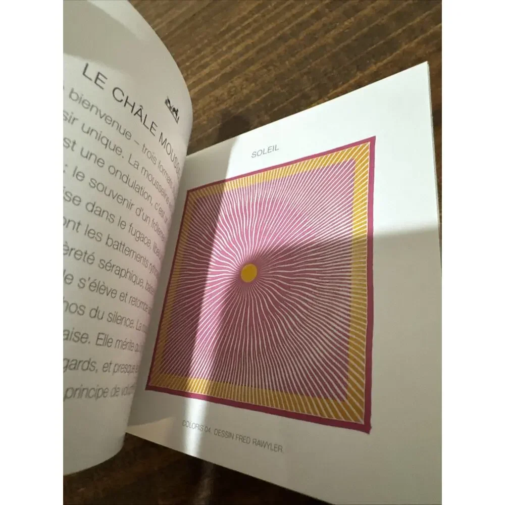 CARRE HERMES SCARF Booklet How to Tie a Scarf Softcover 2002 Book Booklet 4-1/4